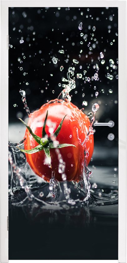 Deursticker Tomaat - Groente - Stilleven - Water - Rood - 90x205 cm - Deurposter