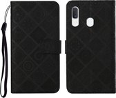 Voor Samsung Galaxy A20e etnische stijl reliëf patroon horizontale flip lederen tas met houder & kaartsleuven & portemonnee & lanyard (zwart)