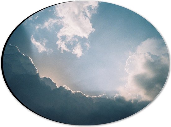 WallClassics - Dibond Ovaal - Donker met Witte Wolken - 28x21 cm Foto op Ovaal (Met Ophangsysteem)