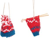 Set de 2 pendentifs de Noël : aiguilles à tricoter et bonnet de glace tricoté de Sass & Belle