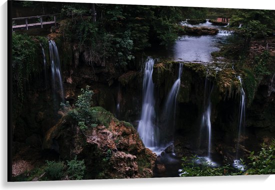 WallClassics - Canvas  - Watervallen in de Natuur - 120x80 cm Foto op Canvas Schilderij (Wanddecoratie op Canvas)