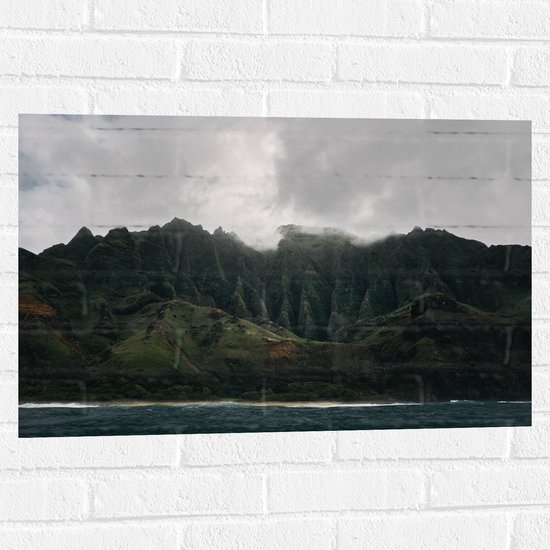 WallClassics - Muursticker - Montagnes et rochers sur la côte - 75x50 cm Photo sur Muursticker