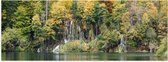 WallClassics - Poster (Mat) - Kleine Watervallen tussen Bomen door - 120x40 cm Foto op Posterpapier met een Matte look