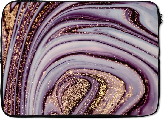 Laptoptas met marmerprint in roze, paars en goudkleurige glitteraccenten.