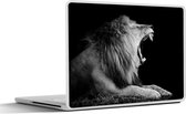 Laptop sticker - 11.6 inch - Leeuw - Wilde dieren - Gras - Zwart - Wit - 30x21cm - Laptopstickers - Laptop skin - Cover