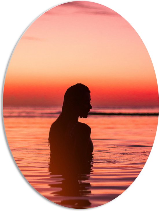 WallClassics - Plaque Ovale en Mousse PVC - Silhouette d'une Belle Femme à la Mer - 51x68 cm Photo sur Ovale (Avec Système d'accrochage)