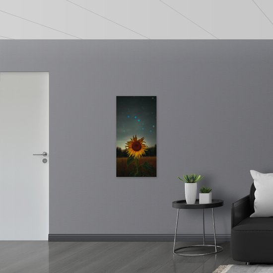 WallClassics - Dibond - Gros plan d'un tournesol aux lumières bleues - Photo sur aluminium 50 x 100 cm (avec système de suspension)