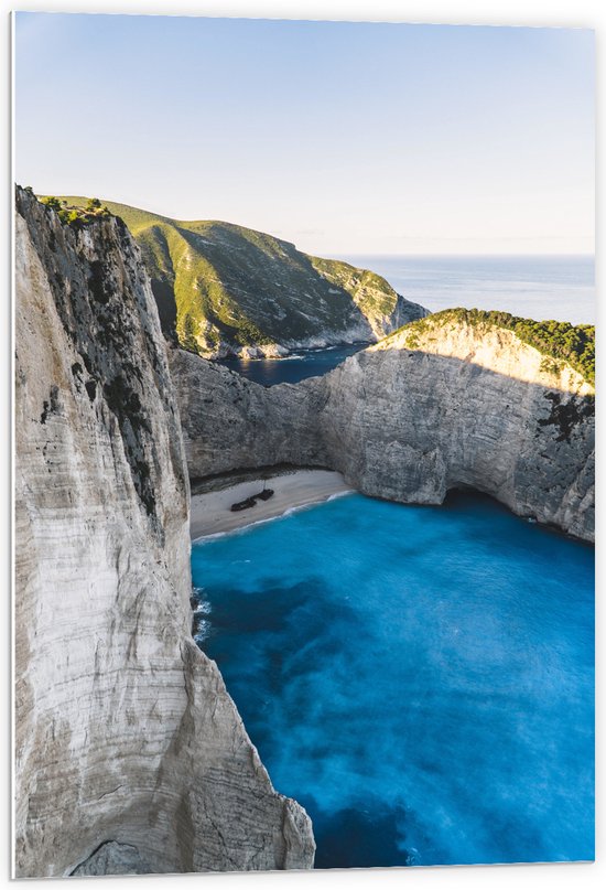 WallClassics - PVC Schuimplaat - Navagio Strand in Griekenland - 60x90 cm Foto op PVC Schuimplaat (Met Ophangsysteem)