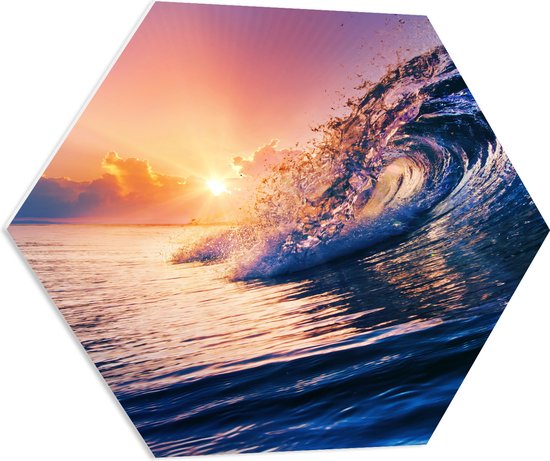 WallClassics - PVC Schuimplaat Hexagon  - Golf in Zee bij Zonsondergang - 80x69.6 cm Foto op Hexagon (Met Ophangsysteem)