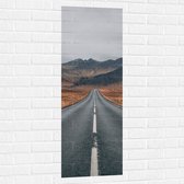 WallClassics - Sticker Muursticker - Route dans une Zone de Montagne Déserte - 40x120 cm Photo sur Sticker Muursticker