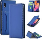 Voor Samsung Galaxy A10 Sterk magnetisme Vloeibaar gevoel Horizontale flip lederen tas met houder & kaartsleuven en portemonnee (blauw)