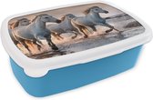 Broodtrommel Blauw - Lunchbox - Brooddoos - Paarden - Water - Zee - Frankrijk - 18x12x6 cm - Kinderen - Jongen