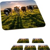 Onderzetters voor glazen - Koeien - Zon - Gras - Dieren - Boerderij - 10x10 cm - Glasonderzetters - 6 stuks