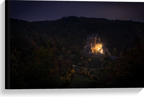 WallClassics - Canvas  - Kasteel Omrignd met Bergen - 60x40 cm Foto op Canvas Schilderij (Wanddecoratie op Canvas)