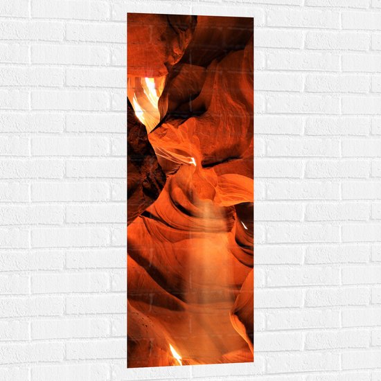 WallClassics - Muursticker - Zonnestralen door Antelope Canyon - 40x120 cm Foto op Muursticker