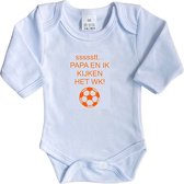 La Petite Couronne Romper Lange Mouw "ssssstt... Papa en ik kijken het WK" Unisex Katoen Wit/oranje Maat 56