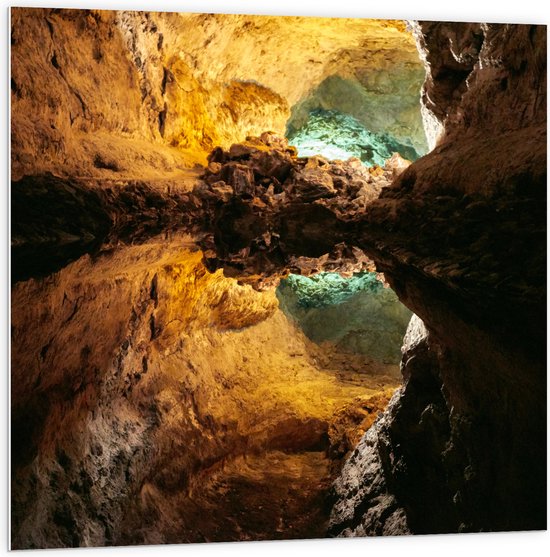 WallClassics - PVC Schuimplaat - Mooie Grot - Cueva de los Verdes - 100x100 cm Foto op PVC Schuimplaat (Met Ophangsysteem)
