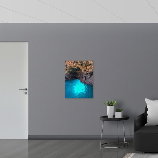 Acrylglas - Felblauw Water bij Rots - 60x80 cm Foto op Acrylglas (Met Ophangsysteem)