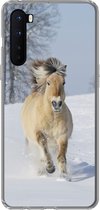 Geschikt voor OnePlus Nord hoesje - Rennend fjord paard in de sneeuw - Siliconen Telefoonhoesje