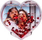 Hartvormige 3D fotolijst met hartjes confetti