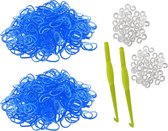 600 Loom elastiekjes, loombandjes licht blauw – wit  met weefhaken en S-clips