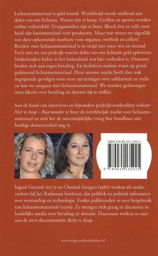 Achterkant van een boek met informatie over de auteurs en de titel "Nier te koop - Baarmoeder te huur". Twee vrouwen staan naast elkaar.