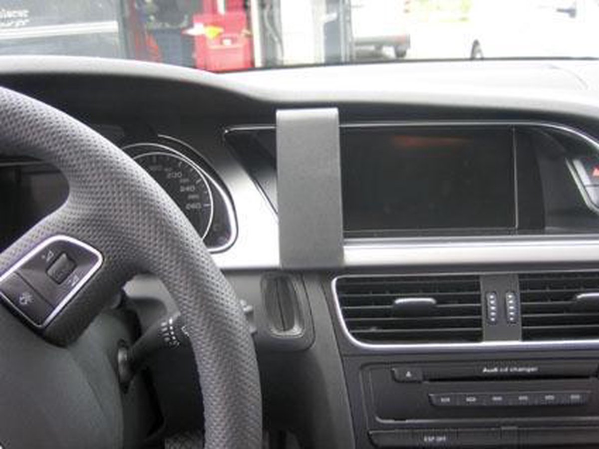 Brodit center mount v. Audi A5/S5 07-