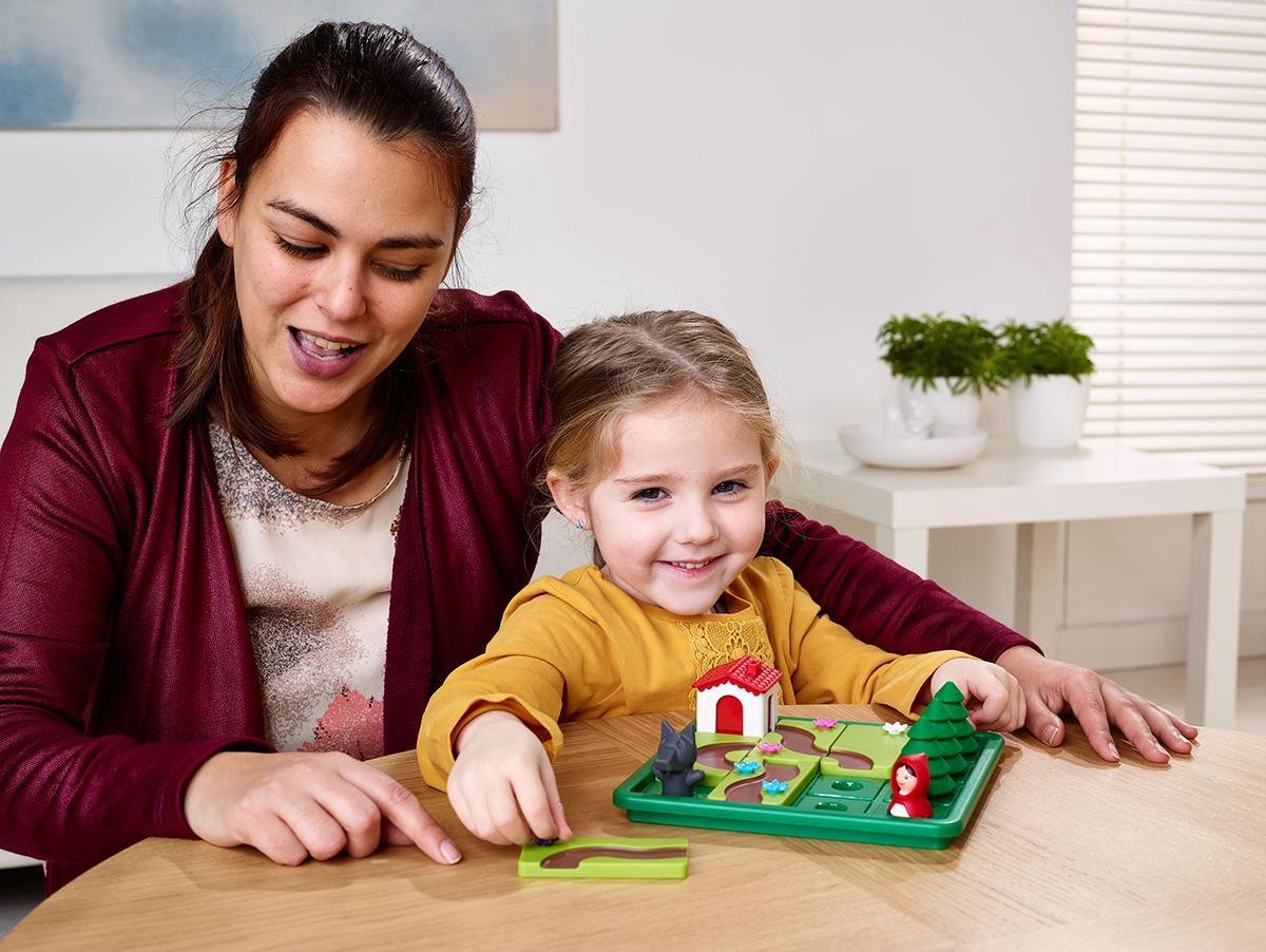 SmartGames Roodkapje - Logisch Denkspel voor Kleuters & Kinderen - 48 Betoverende Opdrachten - Met Roodkapje Prentenboek - Educatief Solospel - Vanaf 4 jaar — cadeau in Spellen & Speelgoed - foto 6