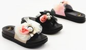 Dames slippers | Open schoenen | Bloemen | Roze roos | Parels | Beige | Zwart | Zomer
