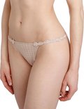 Nude string met bloemenrand en ruitjespatroon op de voorkant.