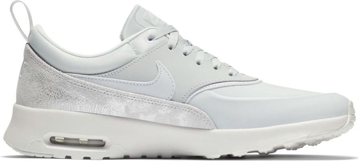 Effectiviteit laag Onbevreesd Nike Air Max Thea Premium Sneakers Dames Sneakers - Maat 36.5 - Vrouwen -  wit/zilver | bol.com