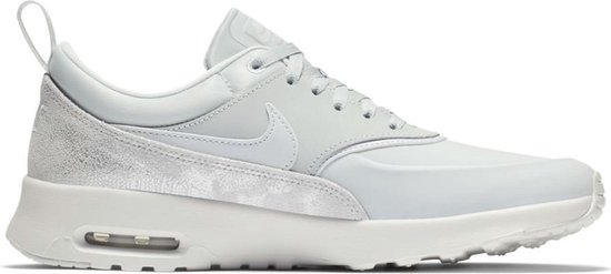 Nike Air Max Thea Sneakers Dames - Maat 36.5 - Vrouwen wit/zilver |