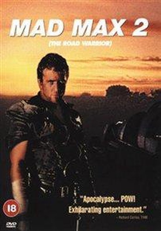 DVD-hoes van Mad Max 2: The Road Warrior met Mel Gibson in een leren outfit tegen een zonsondergang. "Apocalypse... POW! Exhilarating entertainment."