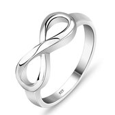 Infinity ring zilverkleurig 19 mm