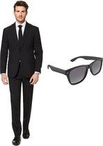 Zwart heren kostuum / pak - maat 52 (XL) met gratis zonnebril