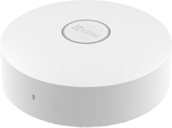 Witte, ronde Ezviz A3 smart home hub met logo en een klein lampje.