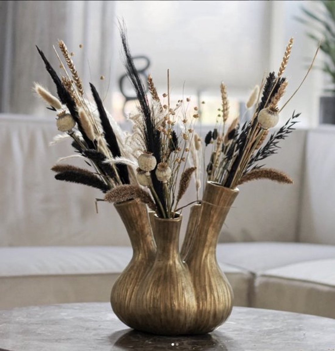 BESTSELLER Tulpenvaas Goud met droogbloemen- Maat M - Toetervaas goud - Toetervaas - Uienvaas - Tubavaas -Valentijnscadeau - Daan Kromhout - 17 x 20 cm - La Florista