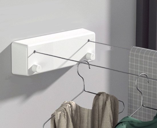 Stapelbare stalen buitenfauteuil, 2 stuks, gemaakt in Italië Stapelbare stalen buitenfauteuil, 2 stuks, gemaakt in Italië