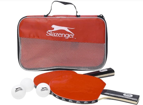 Rood Slazenger tafeltennisset met 2 rode bats en 3 witte ballen in een rode opbergtas met mesh vak.