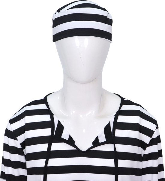 Mannequin met zwart-wit gestreepte top met capuchon en bijpassende muts.