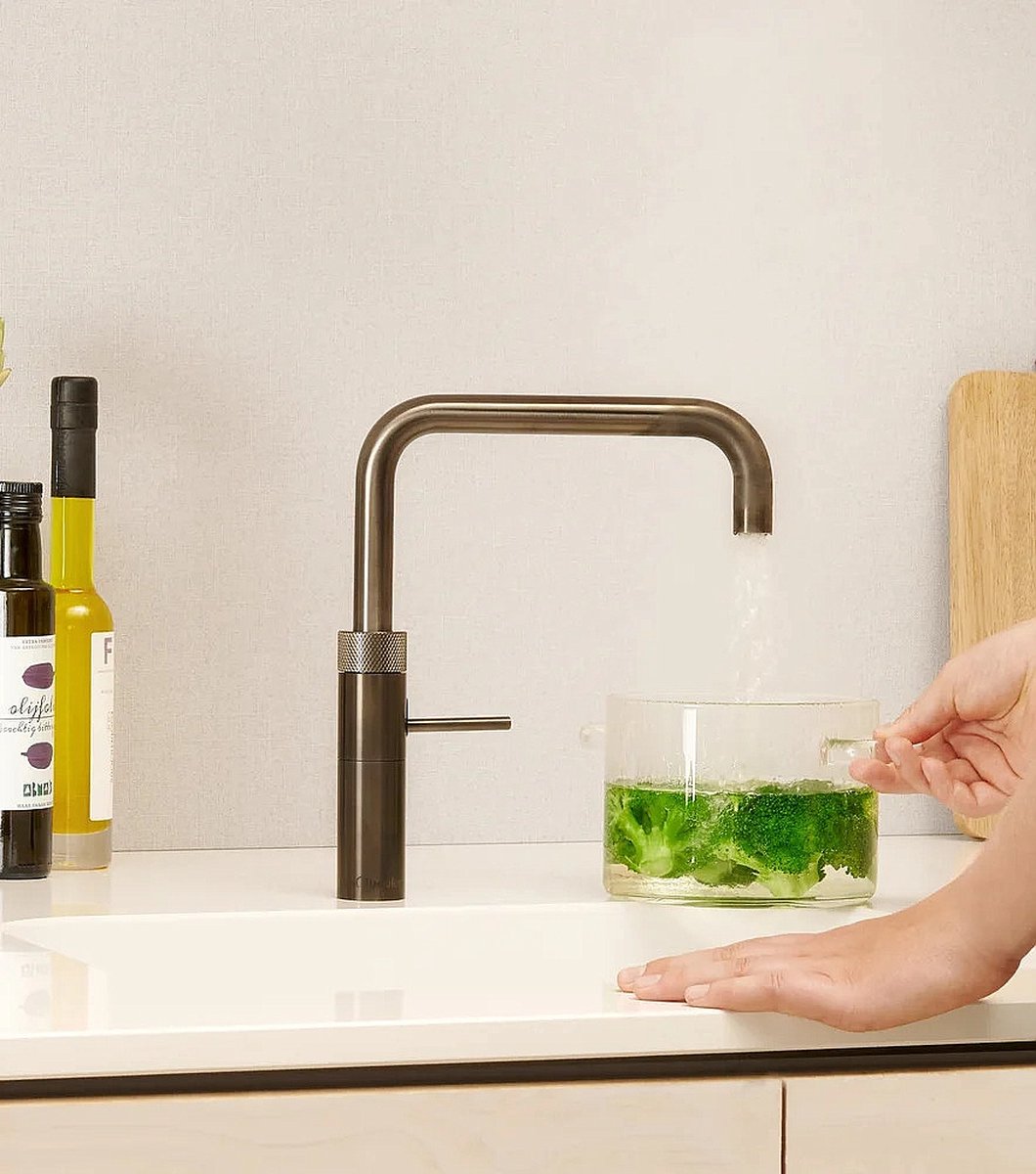 Quooker Fusion square gun metal met Combi reservoir