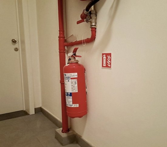 Pictogramme/signes (4x) | Extincteur d'incendie | 10 x 10 cm | Emballage avantageux | Pictogramme d'urgence | Feu | Pointeurs | Un bâtiment public | Guider | Urgence | Pompiers | Rouge | 4 pièces