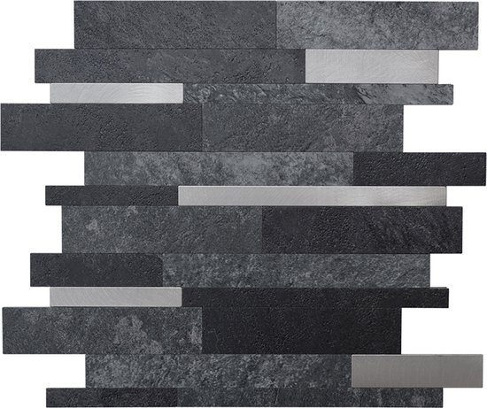 Bandes de pierre grises et argentées dans un motif décalé, avec différentes textures.