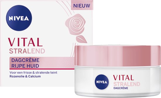NIVEA Vital Stralend Dagcrème Rijpe Huid met Rozenolie & Calcium. Verpakking en pot met roze roos design. Tekst: 'NIEUW'.