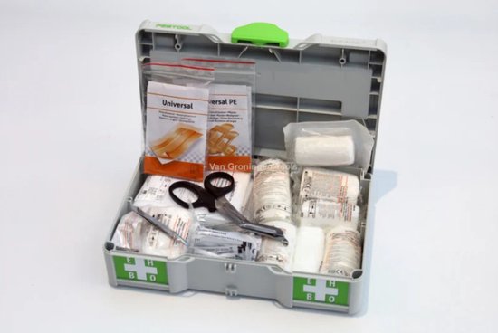Open grijze Festool systainer met verbandmiddelen, schaar en tape.