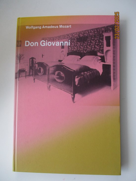 Boek van Wolfgang Amadeus Mozart, Don Giovanni, met een roze en gele cover.