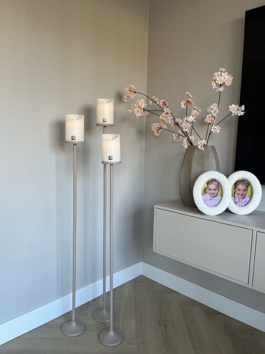 Vloerkandelaren set van 3 stuks beige incl. witte LED candles Kandelaar Stompkaars - Set 3 stuks XL kandelaars zwart - 120cm 110cm en 100cm - vloerkandelaar - stompkaarskandelaar-Decembertip-Cadeau moeder 5 december-Kerst cadeau-Sinterklaas cadeau – foto 6