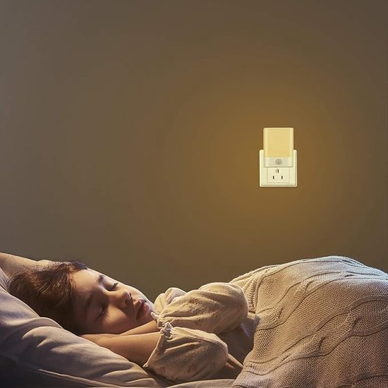 Equivera Stekkerlamp met Bewegingssensor - Stekkerlamp met Bewegingssensor - Stopcontact Lamp - Stopcontact Lamp met Bewegingsmelder - Binnen Lamp - Woonkamer Lamp - Stekker Nachtlamp - Nachtlampje met Bewegingssensor - Lichtsensor Lamp van Equivera — afbeelding 2