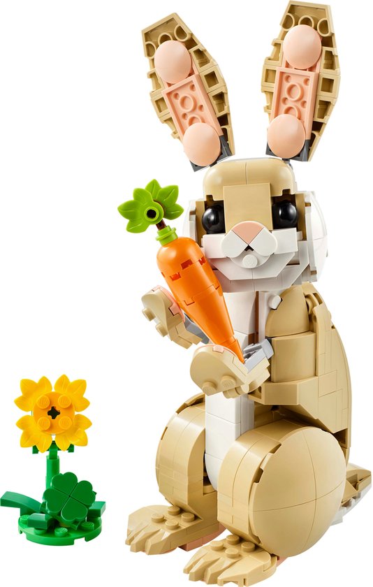 Lapin LEGO avec carotte et fleur, fond blanc.