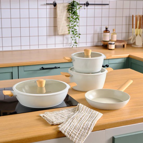 Batterie de cuisine résistante à l'induction Karaca Swiss Crystal Almond - Crème - 7 pièces - Sans PFAS